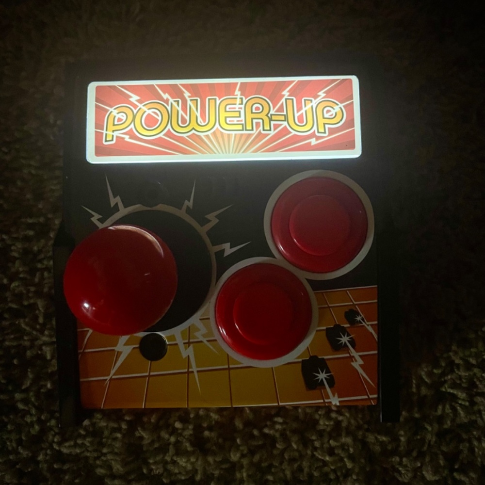 *~* ThinkGeek POWER-UP ARCADE Joystick LiGHT SWiTCH Cover *~* Light & Sounds - Picture 3 of 4
